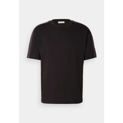 Image of Calvin Klein Jeans LOGO TAPE TEE Print Tshirt, Men&#039;s, Size: Medium, Black