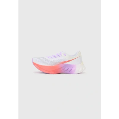Image of Saucony Endorphin PRO 4 Road running shoes, Women&#039;s, Size: 9, White/crocus shoes