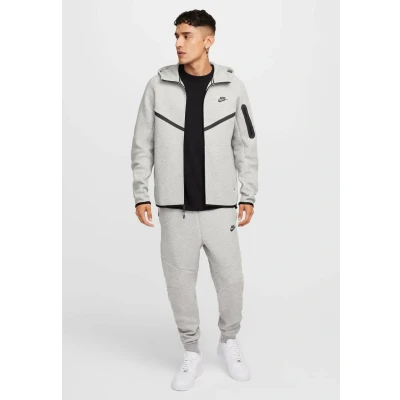 Image of NIKE Men&#039;s Tch Fleece Full Zip Wr Hoodie Jacket (pack of 1)