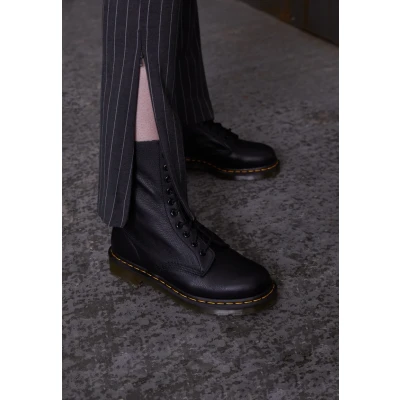 Image of Dr. Martens Women&#039;s 1490 Black Virginia Boots, black, 36 EU