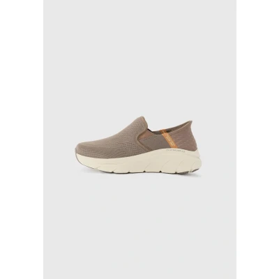 Image of Skechers Men&#039;s Hands Free Slip ins D&#039;lux Walker 2.0 Reeler Sneaker, Brown, 9 UK Wide