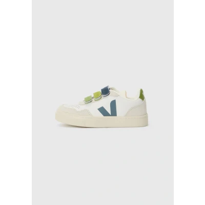 Image of Veja Unisex Trainers for kids, Size: 6, White shoes