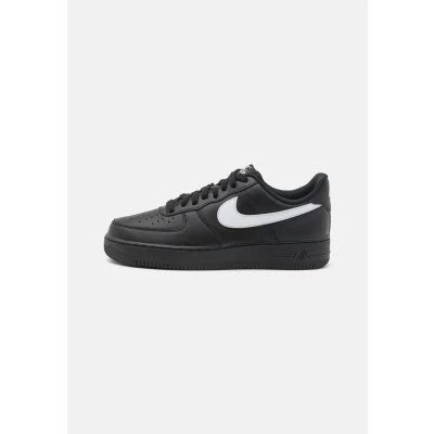 Image of Nike Sportswear AIR Force 1 07 Unisex Trainers, Size: 6.5, Black/white Leather