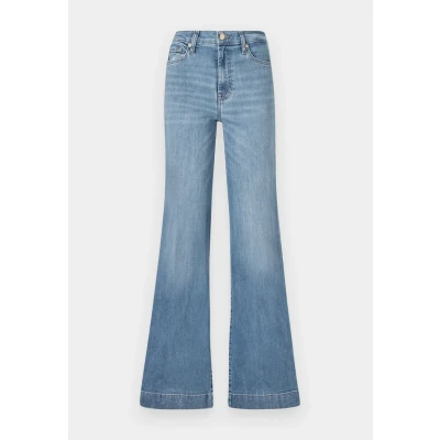 Image of 7 for all mankind Modern DOJO SLIM Illusion Flared Jeans, Women&#039;s, Size: 31, Pine