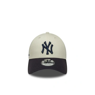 Image of New Era SIDE Script 9FORTY Unisex Cap offwhite/navy, Size: ONE, Off/white/navy