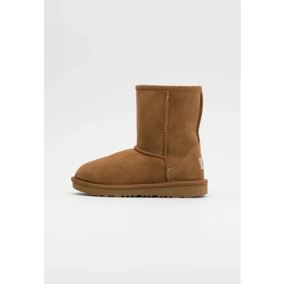 Image of UGG Classic II Unisex ankle boots for kids, Size: 13K, Chestnut Suede