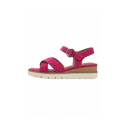 Image of Tamaris Platform sandals, Women&#039;s, Size: 35, Fuxia shoes