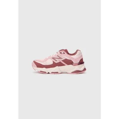 Image of New Balance GC9060 Unisex Trainers for kids, Size: 6, Pink granite shoes