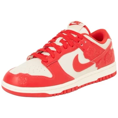 Image of Nike Sportswear DUNK SE Trainers, Women&#039;s, Size: 3, Coconut milk/university red/pale ivory/black Leather