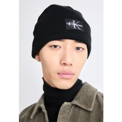 Image of Calvin Klein Jeans MONO LOGO Patch Beanie Unisex Beanie, Size: One Size, Black