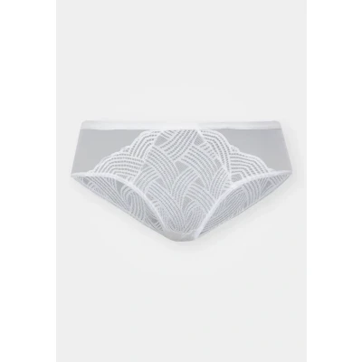 Image of Triumph Delightful Spotlight Hipster Briefs, Women&#039;s, Size: 8, Silk white