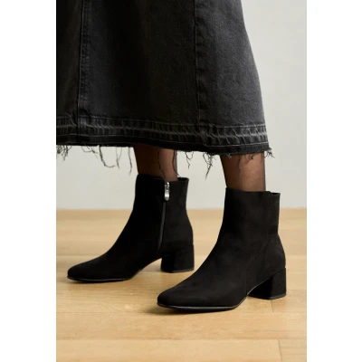 Image of Marco Tozzi Cowboy/biker ankle boot, Women&#039;s, Size: 4, Black Leather