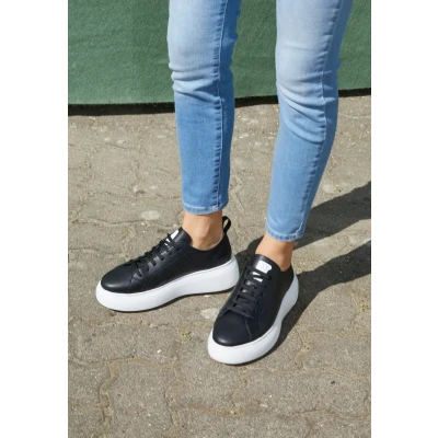 Image of Armani Exchange Women&#039;s The Super Sneaker Basketball, 2, 4.5 UK
