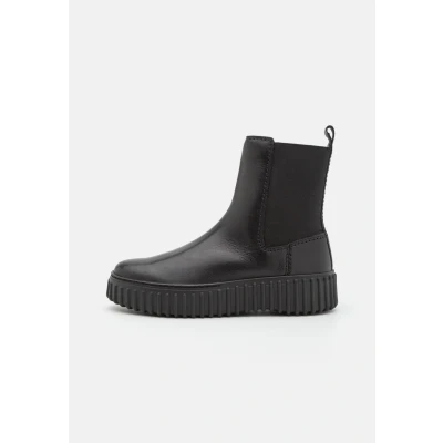 Image of Clarks Torhill Maple Platform ankle boots black, Women&#039;s, Size: 3.5, Black shoes