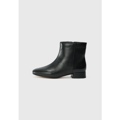 Image of Geox Dhyalma Classic ankle boots, Women&#039;s, Size: 7.5, Black shoes