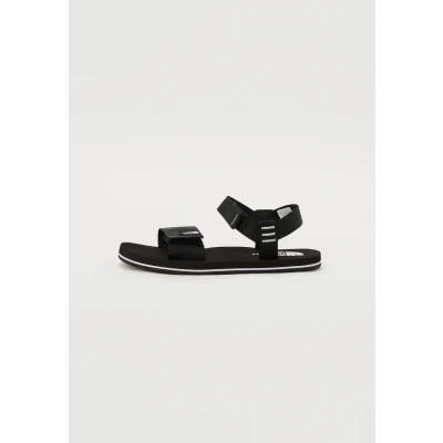 Image of The North Face Skeena Unisex Walking sandals for kids, Size: 4, Black Textile