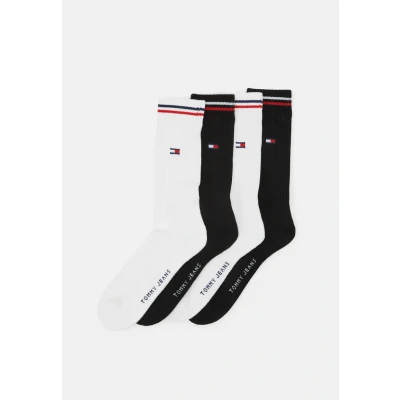 Image of Tommy Jeans Iconic Unisex 4 PACK Socks, Size: 2.5 5, White/black