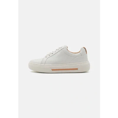 Image of Clarks Hollyhock WALK Trainers, Women&#039;s, Size: 3.5, Off white Leather