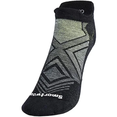 Image of Smartwool Men&#039;s Run Targeted Cushion Low Ankle Socks Socks, Black, M