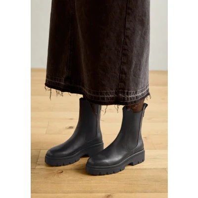 Image of Tamaris Women&#039;s Chelsea Boot 1 25992 41 Slim, black, 5.5 UK