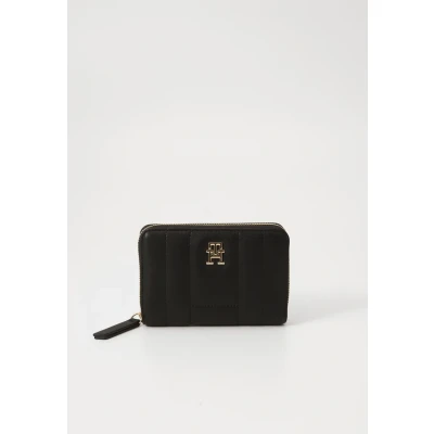 Image of Tommy Hilfiger Feminine Wallet, Women&#039;s, Size: ONE, Black