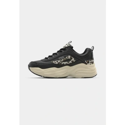 Image of Fila SKYE Trainers, Women&#039;s, Size: 3.5, Black shoes