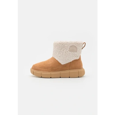 Image of Sorel Explorer III Slipon COZY WP Platform ankle boots, Women&#039;s, Size: 4, Sand Leather and textile