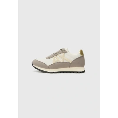 Image of Armani Exchange Trainers, Women&#039;s, Size: 8, Brown bass/off white shoes