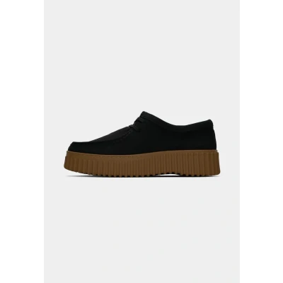 Image of Clarks Torhill BEE Casual laceups, Women&#039;s, Size: 3.5, Black Suede