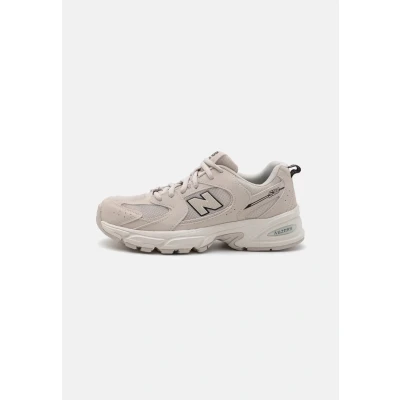 Image of New Balance 530 Unisex Trainers for kids, Size: 4, Moonbeam Imitation leather/ textile