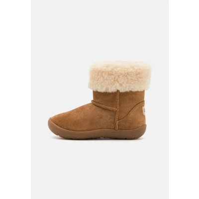 Image of UGG Sammee Unisex Baby shoes for kids, Size: 8K, Chestnut Leather and textile