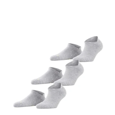 Image of FALKE Unisex Cool Kick Sneaker 3 Pack Trainer Socks Breathable Quick Drying Functional Yarn Ankle Length Light Cushioning Plush Sole Cooling Effect Multipack Pairs, Grey (Light Melange 3775)