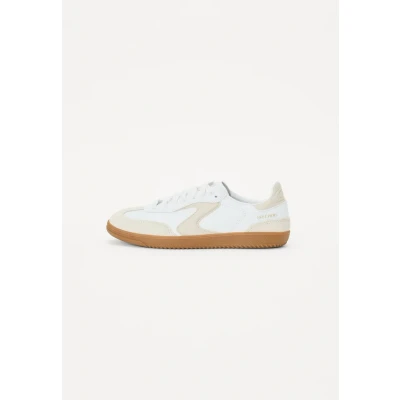 Image of Skechers Hotshot Trainers, Women&#039;s, Size: 3, White Leather/synthetics