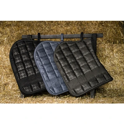 Image of Eskadron FW&#039;22 Essence Big Square Glossy Black