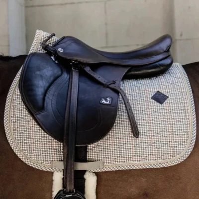 Image of Kentucky Horsewear Pied de Poule Saddle Cloth, Size: DR, Colour: Beige