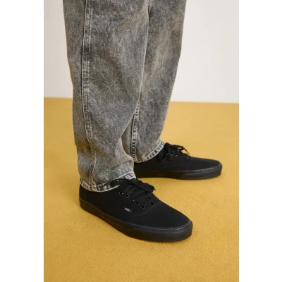 Image of Vans Authentic Unisex Trainers, Size: 5.5, Black Textile