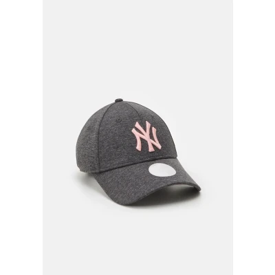 Image of New Era TECH 9FORTY Cap, Women&#039;s, Size: One Size, Grey