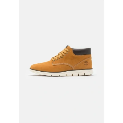 Image of Timberland Bradstreet Chukka Laceup ankle boots, Men&#039;s, Size: 13.5, Wheat shoes