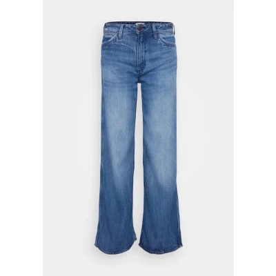 Image of Wrangler World WIDE Relaxed fit jeans, Women&#039;s, Size: 30x32, Promises kept