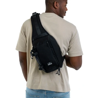 Image of Johnny Urban Charlie Sling Across body bag, Size: One Size, Schwarz