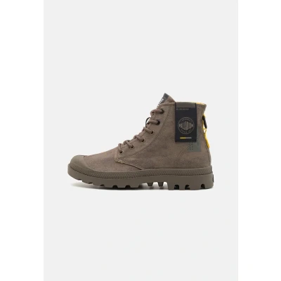 Image of Palladium Pampa Surplus Unisex Platform ankle boots, Size: 3.5, Major brown Textile