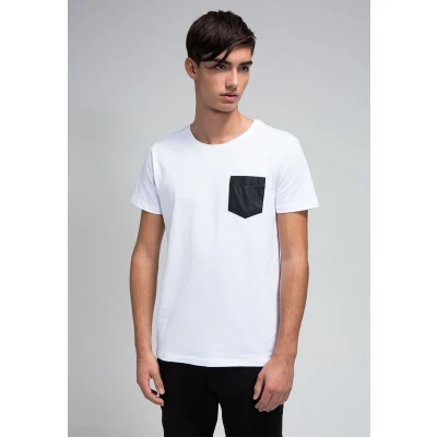 Image of Urban Classics Leather Imitation Pocket Basic Tshirt, Men&#039;s, Size: Large, White/black