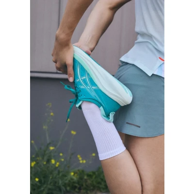 Image of Asics GEL Nimbus 27 Road running shoes, Women&#039;s, Size: 7.5, Wave teal/illuminate mint shoes