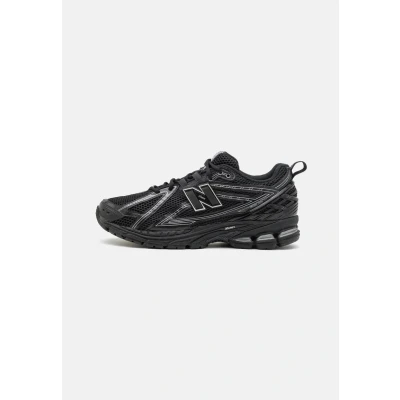 Image of New Balance M1906 Unisex Trainers, Size: 8.5, Black shoes