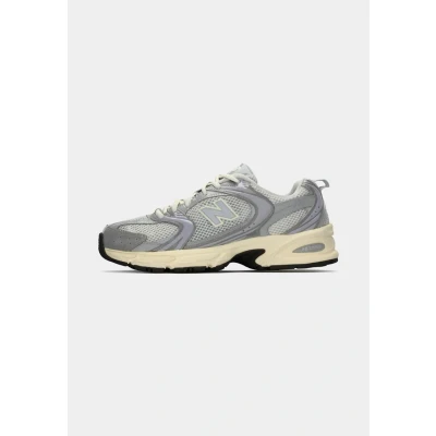 Image of New Balance U530 Unisex Trainers, Size: 3.5, Silver metallic shoes