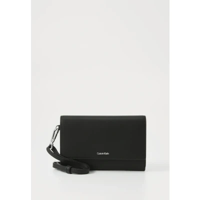 Image of Calvin Klein MUST Large Trifold Wallet, Women&#039;s, Size: One Size, Black