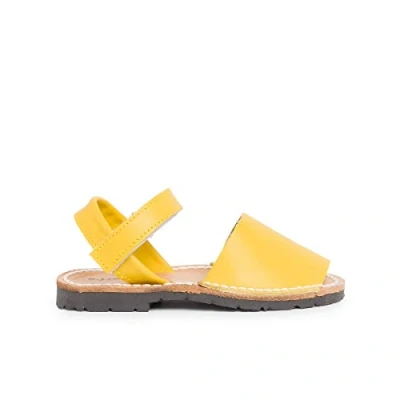 Image of Pisamonas Kids Nappa Avarcas Menorcan Riptape Sandals Size 5.5 Color Yellow