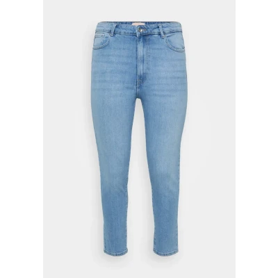 Image of ONLY Carmakoma Caremily Jeans Tapered Fit, Women&#039;s, Size: 42x32, Light blue denim