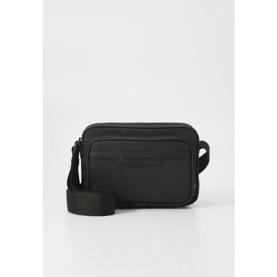 Image of Tommy Hilfiger Repreve Reporter Unisex Cross body bag, Size: One Size, Black