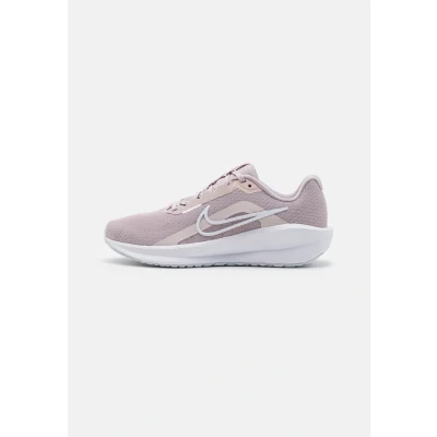 Image of Nike Performance Downshifter 13 Neutral running shoes, Women&#039;s, Size: 9, Platinum violet/white/photon dust Textile/synthetics